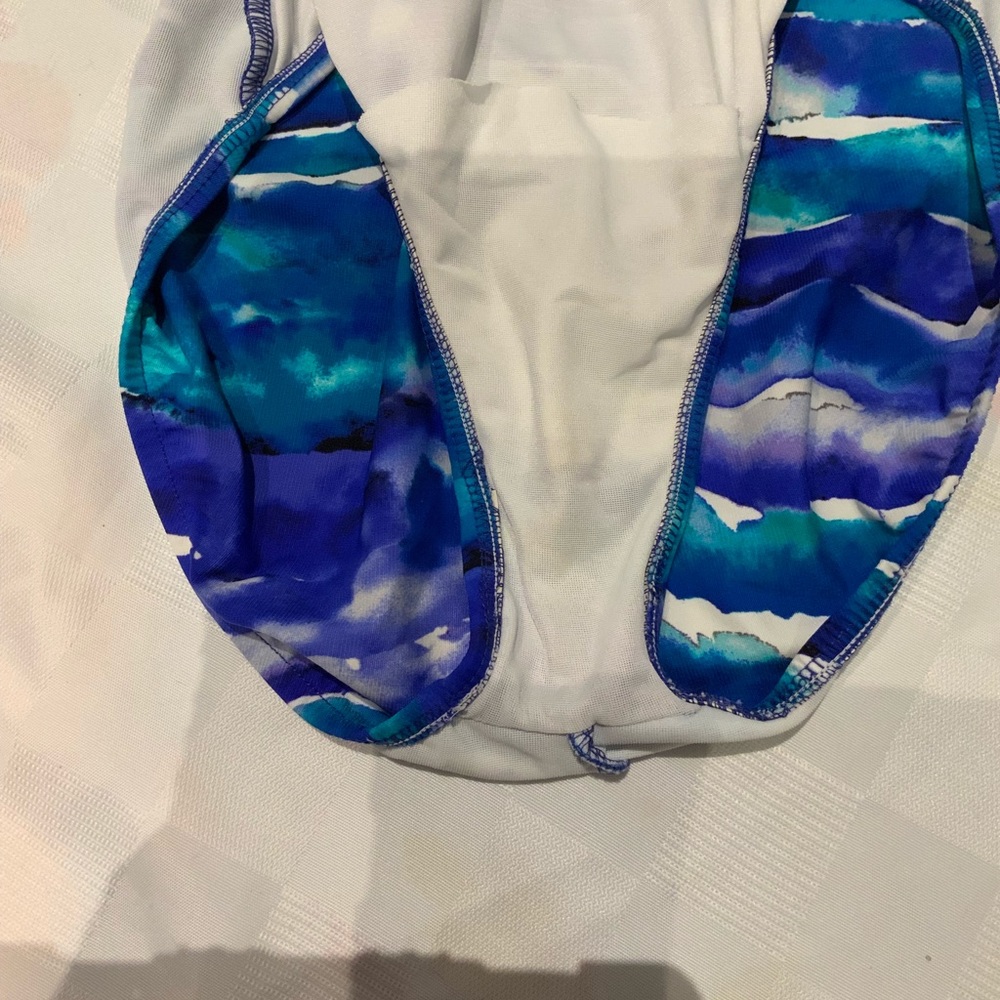 Lightly used Magicsuit one-piece bathing suit - Picture 4 of 4